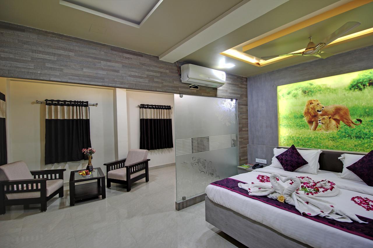 Daksh Hotel And Restaurant Talala Esterno foto